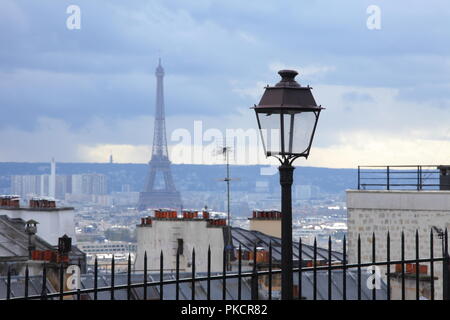Vue sur la Tour Eiffel à partir de la colline de Montmartre Banque D'Images