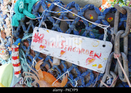 Détail de l'avant dans le jardin Bexhill-on-Sea, décoré avec des objets trouvés par la mer, Royaume-Uni Banque D'Images