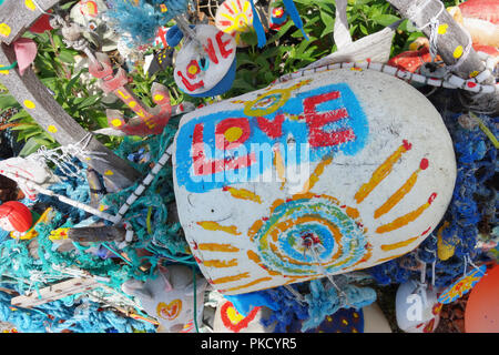 Détail de l'avant dans le jardin Bexhill-on-Sea, décoré avec des objets trouvés par la mer, Royaume-Uni Banque D'Images