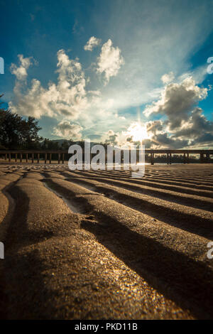 Belle texture sur la plage du coucher du soleil, Bangka Belitung, Indonésie Banque D'Images