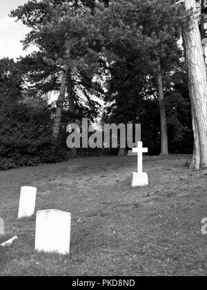 Cimetière des sépultures de guerre du Commonwealth au Royal Victoria Country Park, l'abbaye de Netley, Southampton, Hampshire, England, UK Banque D'Images