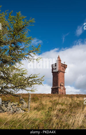 Monument commémoratif d'Airlie sur Tulloch Hill entre Glen Prosen et Glen Clova, près de Kirriemuir, Angus, Scotland. Banque D'Images