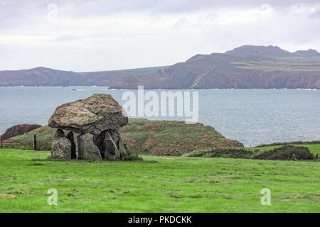 Carreg Samson, Abercastle, Pembrokeshire, Pays de Galles, Royaume-Uni, Europe Banque D'Images