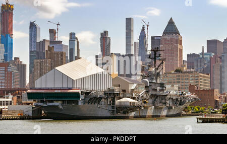 Vue de l'USS Intrepid Sea Air and Space Museum. Banque D'Images