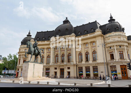 La statue équestre de Carol I (par Florin Codre) sur la Calea Victoriei à Bucarest, Roumanie. Banque D'Images