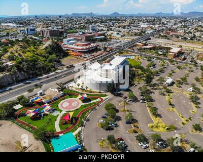 Museo de Arte de Sonora, MUSAS. . Centre du gouvernement de l'État de Sonora, Maison de la Culture, Ford de la rivière. Bulevard Vildosola, trebol pont. Paysage urbain, paysage de la ville d'Hermosillo, Sonora, Mexique. Centro de Gobierno del Estado de Sonora, Casa de la Cultura, vado del rio. bulevard Vildosola, puente trebol. Paisaje urbano, paisaje de la ciudad de Hermosillo, Sonora, Mexique. (Photo : Luis Gutierrez /NortePhoto) Banque D'Images