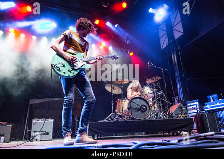 Austin blues-rock Black Pistol Fire effectuant à Skookum Music Festival dans le parc Stanley à Vancouver, C.-B. le 7 septembre 2018 Banque D'Images