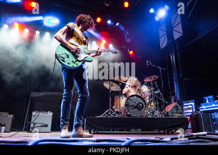 Austin blues-rock Black Pistol Fire effectuant à Skookum Music Festival dans le parc Stanley à Vancouver, C.-B. le 7 septembre 2018 Banque D'Images