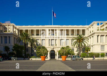 Nice, France - 11 octobre 2013 : l'office du gouvernement dans le Palais des Ducs de Savoie ou le Palais de la Prefecture Banque D'Images