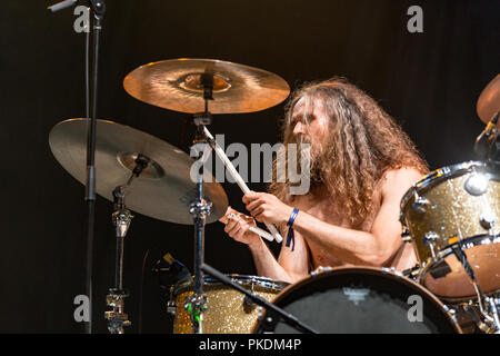 Austin blues-rock Black Pistol Fire effectuant à Skookum Music Festival dans le parc Stanley à Vancouver, C.-B. le 7 septembre 2018 Banque D'Images