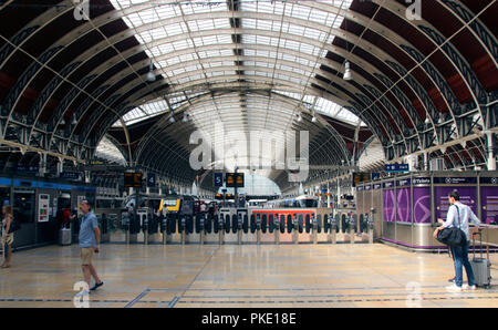 À l'intérieur de la gare de Paddington Londres Août 2018 Banque D'Images