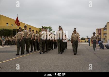 La nouvelle compagnie Charlie de Marines, 1er Bataillon, d'entraînement des recrues au cours de mars à l'appel de la liberté Marine Corps Recruter Depot San Diego, le 26 juillet. Après près de 13 semaines de formation, les marins de la Compagnie Charlie va officiellement diplômée de l'instruction des recrues le 27 juillet. Banque D'Images