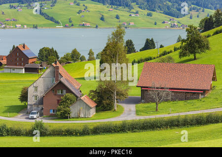 Einsiedeln, Suisse - septembre 7, 2015 : landcape près de la ville de Einsiedeln. Einsiedeln est une commune française, située dans le canton suisse de Sc Banque D'Images