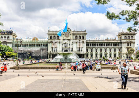 La ville de Guatemala, Guatemala - 5 septembre 2018 : Palais Présidentiel appelé Palais National de la culture sur la Plaza de la Constitucion dans la capitale. Banque D'Images