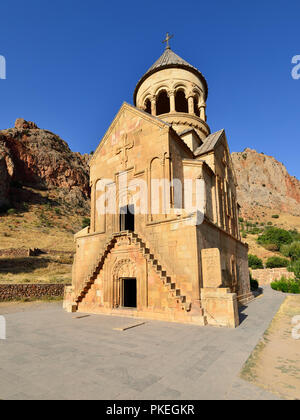 L'Arménie, près du monastère de Noravank Aréni village. Le monastère du 13ème siècle, mettre dans le ravin de la rivière de l'Arpa, dans le Wajoc Dzor Banque D'Images