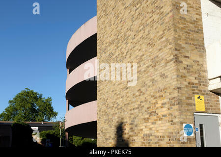 Gascoyne, parking brutaliste à Hertford, ROYAUME UNI Banque D'Images