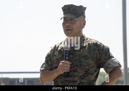 Corps des Marines américains, le général Daniel D. Yoo, nouveau commandant des Forces U.S. Marine Corps, Commandement des opérations spéciales, prend la parole à l'MARSOC cérémonie de passation de commandement le 10 août 2018, à bord du Marine Corps Base Camp Lejeune, N.C. Yoo a pris le commandement du lieutenant général Carl E. Mundy III, après avoir servi comme commandant de la U.S. Special Operations Command du Pacifique. Yoo détient la distinction que la première commande de Marine Special Operations Command d'un théâtre. Banque D'Images