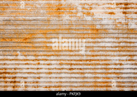 Des feuilles de tôle ondulée rouillée Banque D'Images