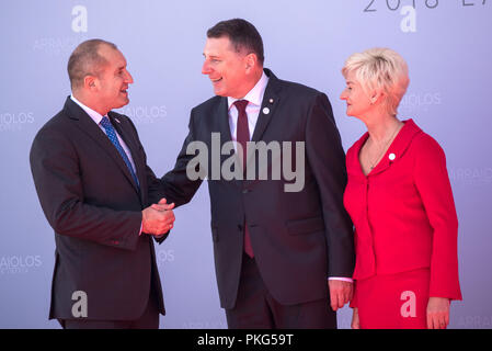 Le palais de Rundale, la Lettonie. 13Th Sep 2018. Le président de la Bulgarie Rumen Radev, 1. Le président de Lettonie Raimonds Vejonis et de la première dame de Lettonie Iveta Vejone au cours de cérémonie d'arrivée de la 14e réunion informelle du groupe dans le palais de Rundale Arraiolos, la Lettonie. Credit : Gints Ivuskans/Alamy Live News Banque D'Images