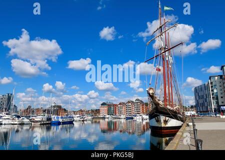 Ipswich, Suffolk. 13Th Sep 2018. Météo France : chaud lumineux matin ensoleillé au bord de l'eau pour l'année restauré 100 Old Dutch la goélette Oosterschelde. Banque D'Images