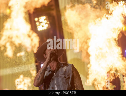 12 septembre 2018 - Florida Georgia Line effectue pour les membres qui assistent à des services en personne et à travers le monde via le streaming vidéo à la plus grande tournée USO à Washington, DC, le 13 septembre 2018. Les représentations du Florida Georgia Line, comédien-humoriste Adam Devine et le célèbre Chef Robert Irvine ont été diffusées aux membres en service à 88 usage aux Etats-Unis et dans le monde. (DoD Photo par Marine Maître de 1ère classe Dominique A. Pineiro) US Joint le personnel par globallookpress.com : Crédit personnel interarmées des États-Unis/Fédération de regarder/ZUMA/Alamy Fil Live News Banque D'Images