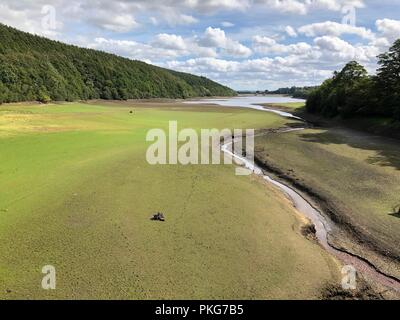 Leeds, Yorkshire UK. 13 sept 2018. Les niveaux d'eau demeurent faibles à Lindley réservoir dans le Washubrn Valley, à l'extérieur de l'agglomération Leeds/Bradford après un nombre record de chaleur de l'été. Lindley n'est qu'un d'une série de réservoirs situés dans la vallée de l'eau d'alimentation qui Washburn de principales villes de la région. crédit David Hickes/Alamy Live News. Banque D'Images