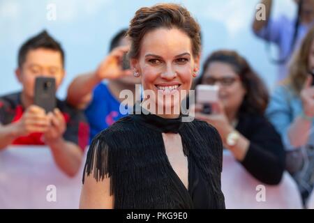 Hilary Swank assiste à la première de 'ce qu'ils ont dit pendant le 43e Festival International du Film de Toronto, tiff, au Roy Thomson Hall à Toronto, Canada, le 12 septembre 2018. Dans le monde d'utilisation | Banque D'Images