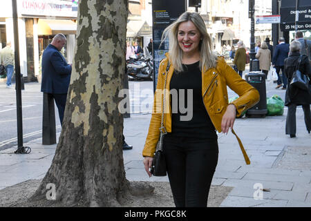 Londres, Royaume-Uni, 13 septembre 2018. Larissa Eddie est un chanteur/compositeur arrive à Tresor Paris En2ruders - lancer au Tresor Paris, 7 Greville street, Hatton Garden, London, UK 13 septembre 2018. Credit Photo : Alamy/Capital Live News Banque D'Images