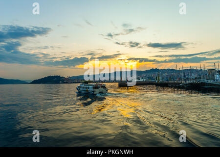 Un lever de soleil sur l'été - Ria de Vigo Galice - Espagne Banque D'Images