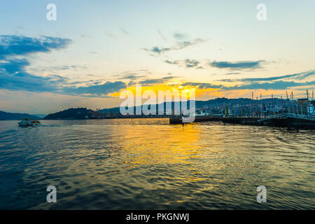 Un lever de soleil sur l'été - Ria de Vigo Galice - Espagne Banque D'Images