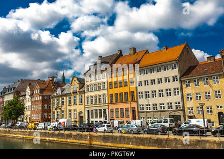 Copenhague, Danemark - 13 juin 2018 : Vue sur canal à Copenhague, Danemark. Copenhague est la capitale et ville la plus peuplée du Danemark. Banque D'Images