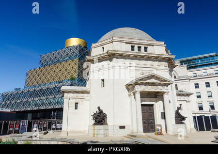 Le hall de la mémoire dans l'Centenary Square, Birmingham a ouvert en 1925 et est un monument commémoratif aux personnes qui ont perdu la vie dans les 2 guerres mondiales Banque D'Images