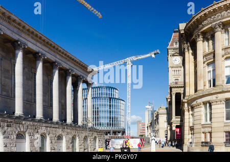 Square Victoria dans le centre de Birmingham et le Conseil et mairie sur une journée ensoleillée Banque D'Images