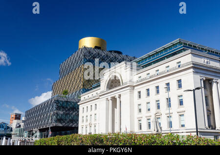 Le hall de la mémoire dans l'Centenary Square, Birmingham a ouvert en 1925 et est un monument commémoratif aux personnes qui ont perdu la vie dans les 2 guerres mondiales Banque D'Images