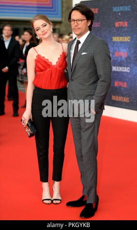 Réalisateur Cary Fukunaga et Emma Stone qui fréquentent le maniaque Première Mondiale au Southbank Centre, Londres. Banque D'Images