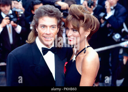 Cannes.France. Bibliothèque. Jean-Claude Van Damme et épouse Darcy LaPier. Photo prise à autour de 1994 . ReCaptioned 14 août 2012. Credit : Monument / MediaPunch Ref:LMK11-LIB140812-01 . Credit : Crédit : Monument / MediaPunch Banque D'Images