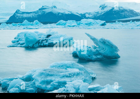 Lagune glaciaire du Jökulsárlón dans Banque D'Images