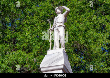 OXFORD, MS/USA - 7 juin 2018 : soldat confédéré monument situé sur le campus de l'Université du Mississippi. Banque D'Images