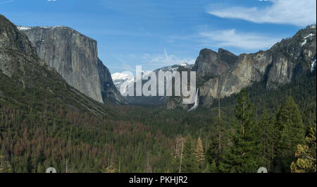 Tunnel de Yosemite Valley View, Californie, USA. Parc national américain situé à l'ouest de la Sierra Nevada de Californie centrale. Banque D'Images