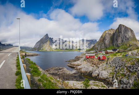 La réalité de la célèbre site touristique à Hamnoy, îles Lofoten, Norvège Banque D'Images