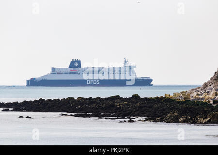 Croix de Ferry DFDS Chanel France près de Douvres vu de St.Margaret's Bay Banque D'Images