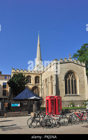 L'église Holy Trinity, Market Street (vu de côté) Sidney Street, Cambridge, England, UK Banque D'Images