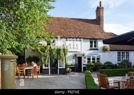 17e siècle Le Cheval Noir, Pub, Windmill Road, Fulmer, Buckinghamshire, Angleterre, Royaume-Uni Banque D'Images