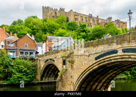 Argent Durham Bridge St ci-dessous Framwellgate, Durham UK Banque D'Images