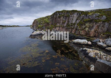 Paysages de Norvège sur un jour nuageux et pluvieux. Averoy, Nord de l'Atlantique, de la Norvège Banque D'Images