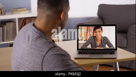Couple africain à se parler plus via internet Banque D'Images