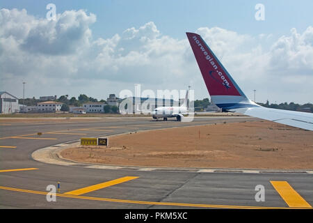 PALMA DE MAJORQUE, ESPAGNE - 6 septembre 2018 : Avion norvégien vol d'après-midi à Stockholm suivie par Air Europa à jour de Madrid sur la piste sur S Banque D'Images