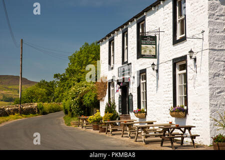 UK, Yorkshire, Wharfedale, Appletreewick, Main Street, New Inn Banque D'Images