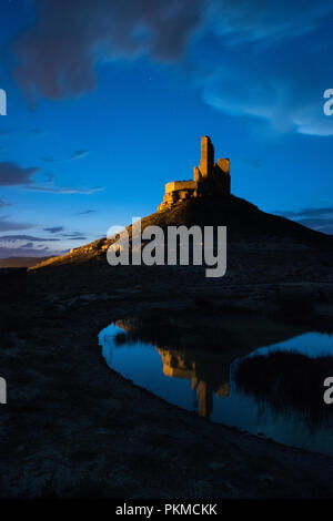 Château médiéval, la photographie de nuit, Castillo de Montuenga, Soria, Espagne Banque D'Images