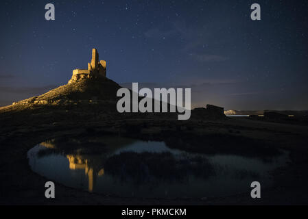 Château médiéval, la photographie de nuit, Castillo de Montuenga, Soria, Espagne Banque D'Images